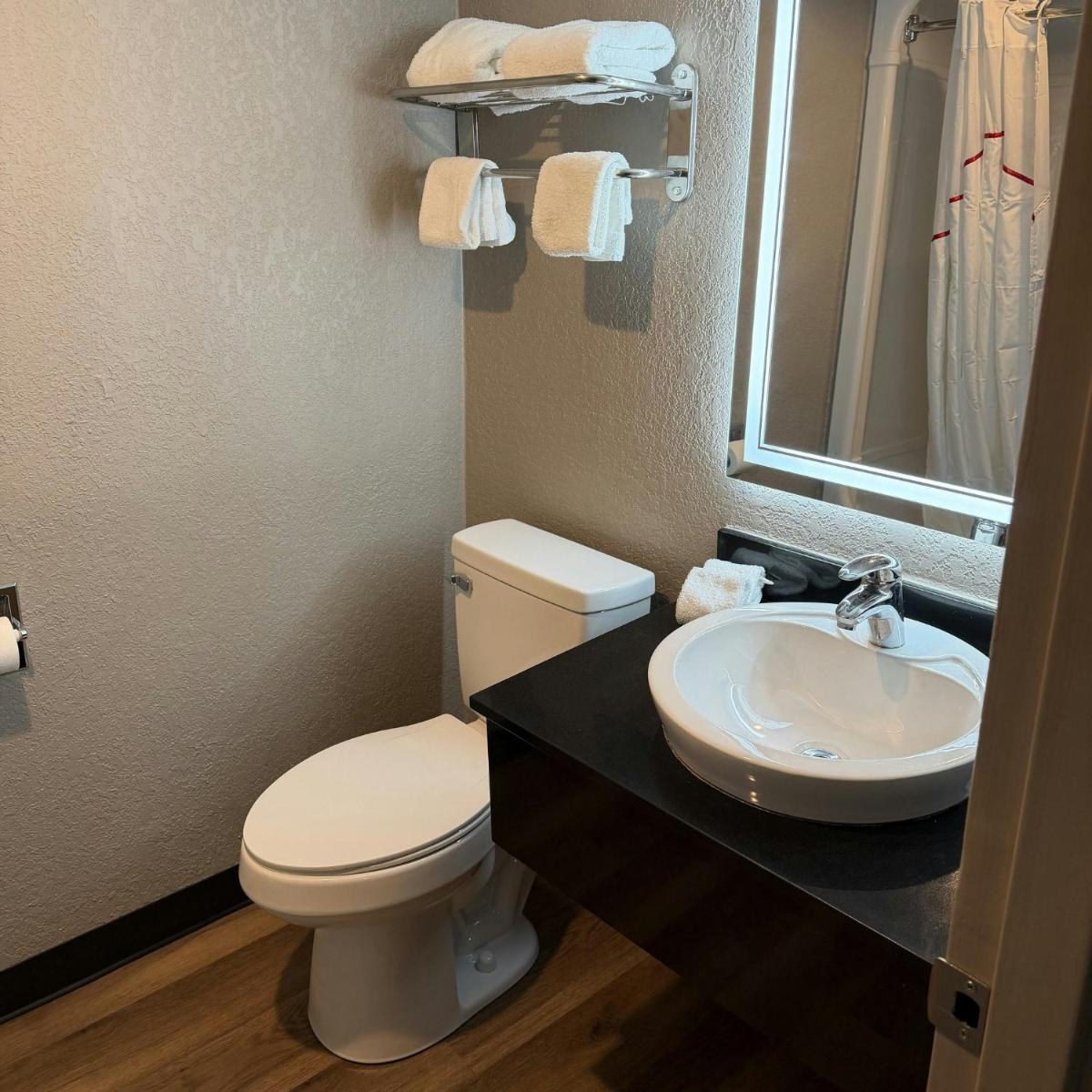 Red Roof Inn Kokomo - Housity