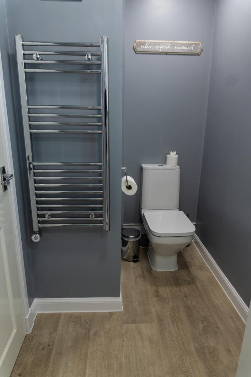 Double Ensuite Bedroom near Edinburgh - Housity