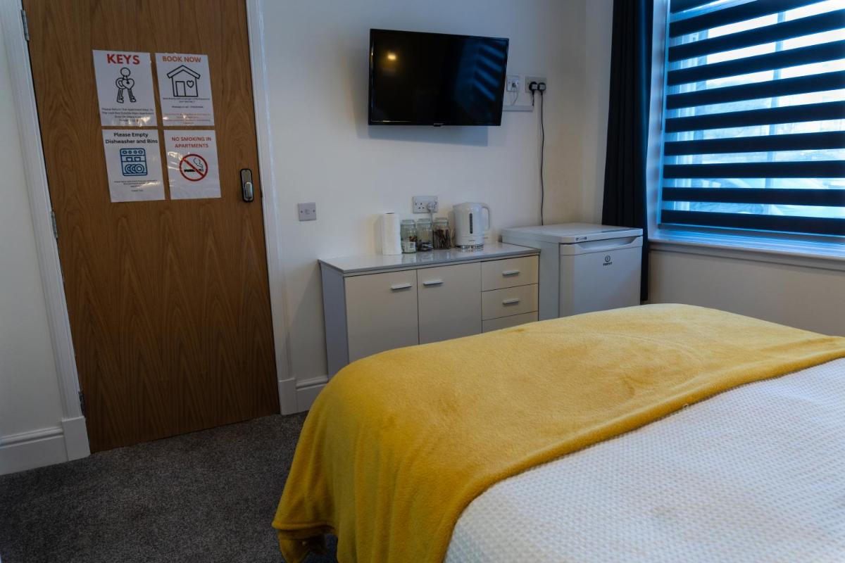 Double Ensuite Bedroom near Edinburgh - Housity