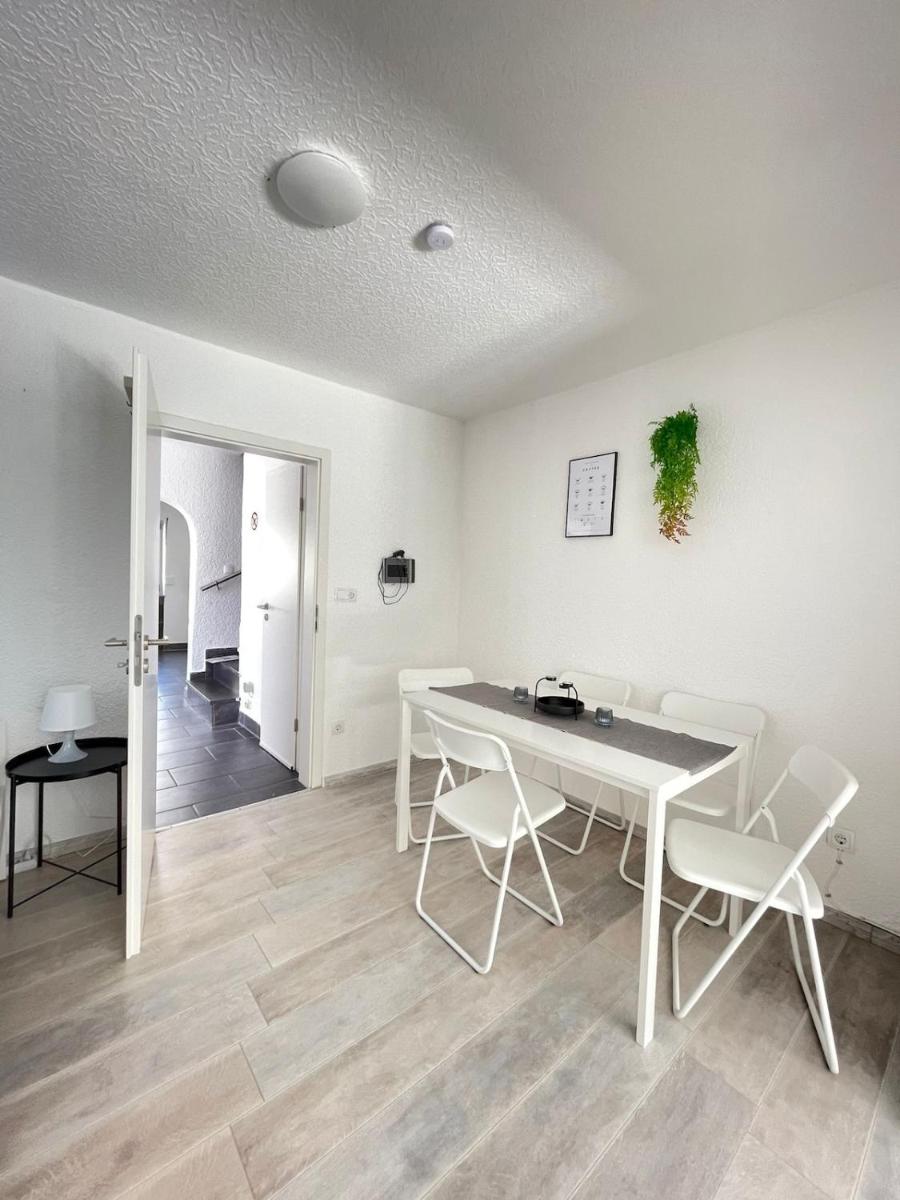 Renoviertes Haus in Ochtendung für 8 Gäste - Housity