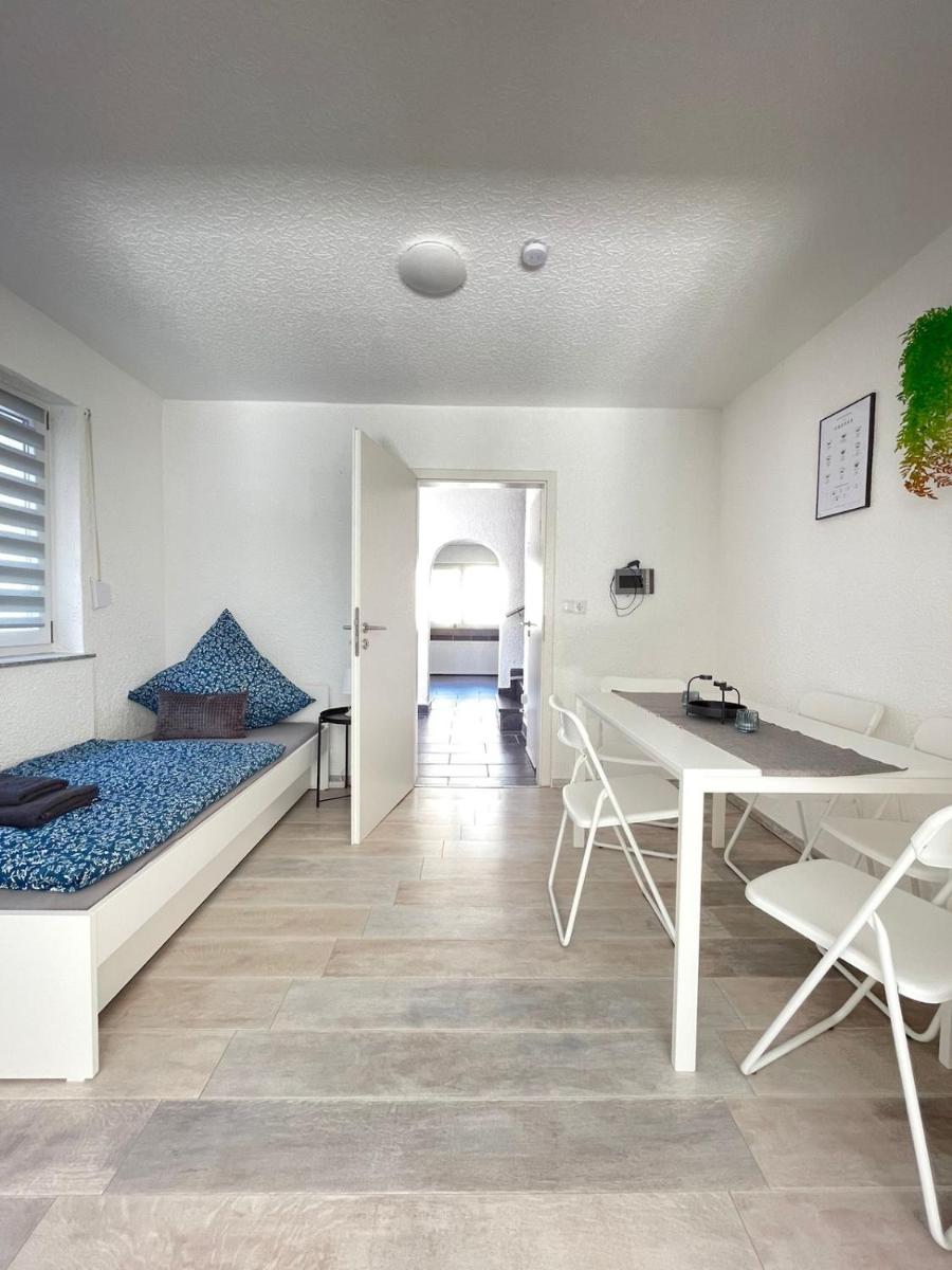 Renoviertes Haus in Ochtendung für 8 Gäste - Housity