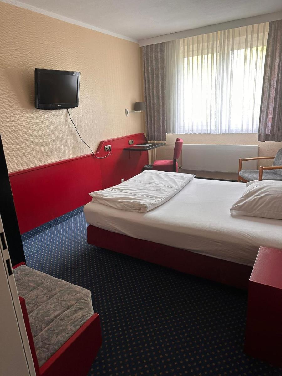 Hotel-Restaurant Seegarten Quickborn - Housity