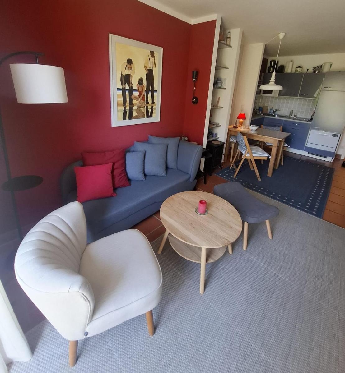 Kleine strandnahe Ferienwohnung auf dem Bakenberg Insel Rügen - Housity