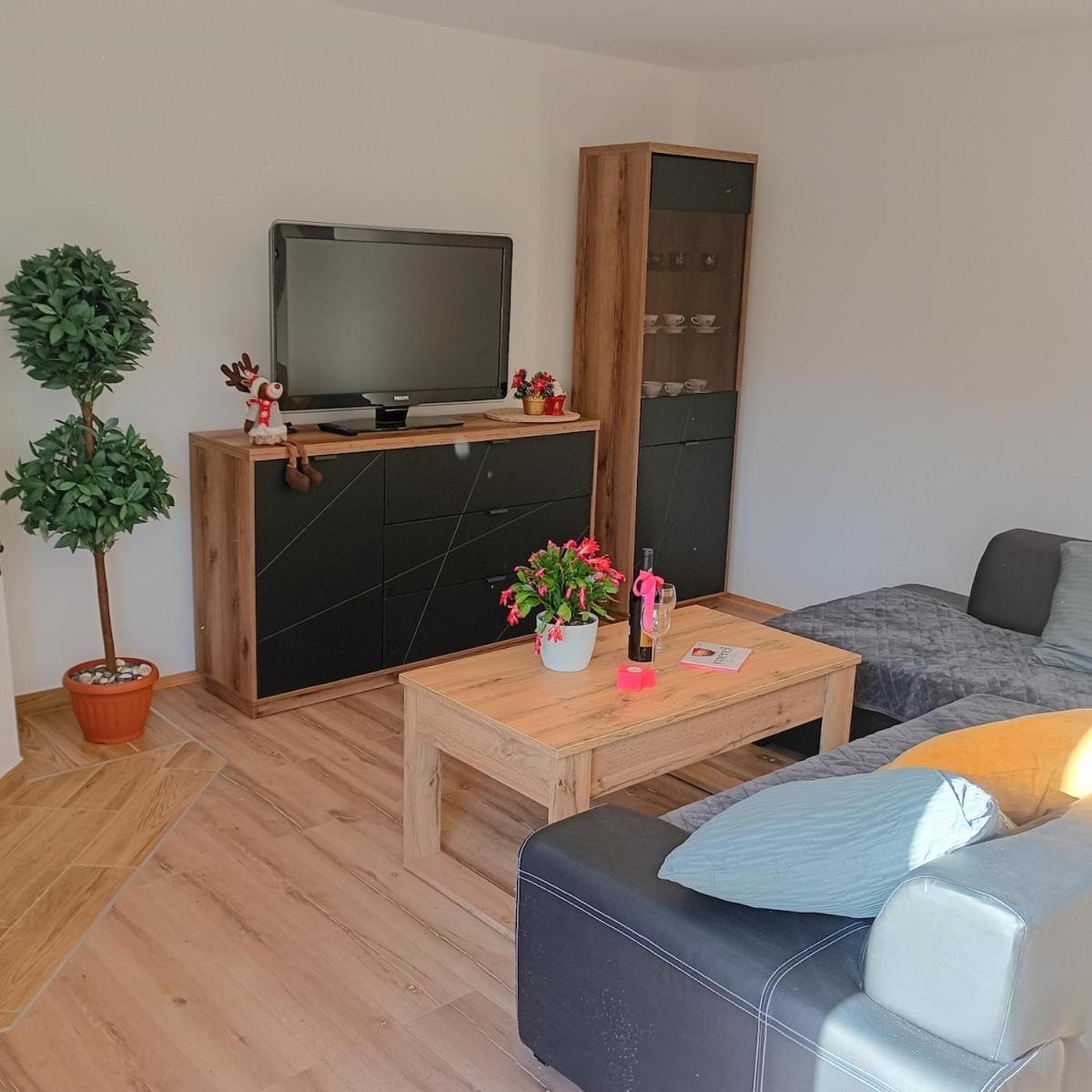 Izerski Gościniec Mirsk - Housity