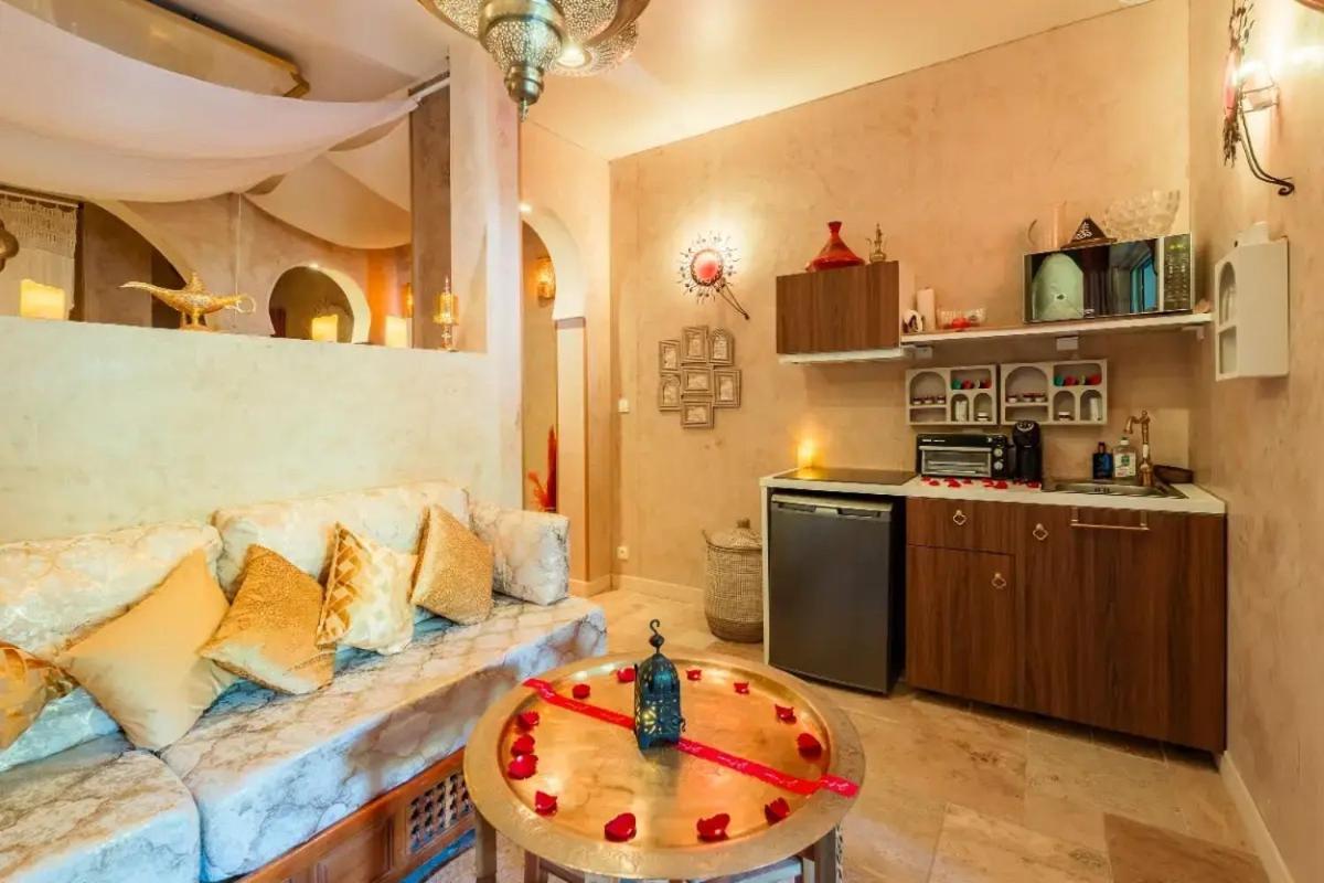 Suite 1001 Merveilles jacuzzi parenthèse intime & relaxante - Housity