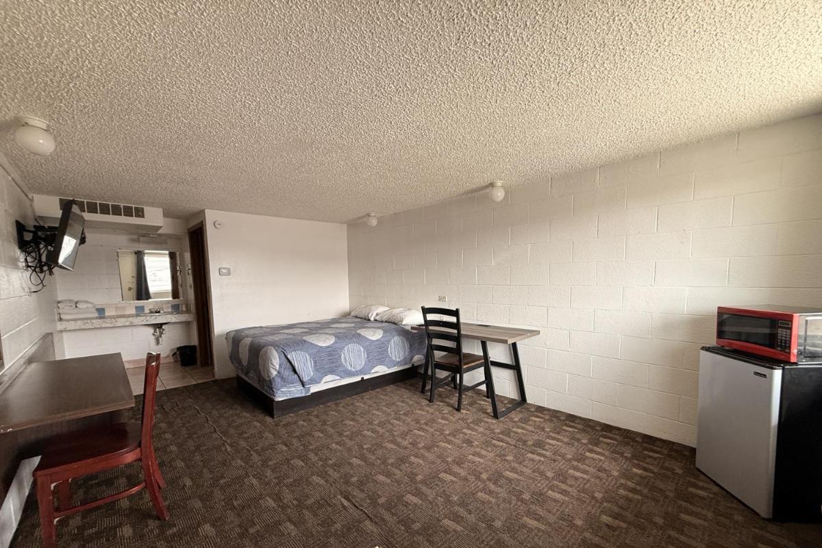 Sands Inn Rock Springs Near I-80 - Housity