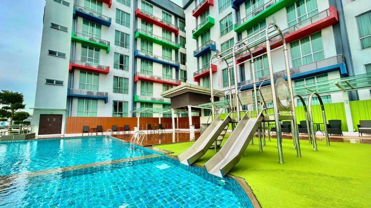 V8 Hotel Johor Bahru - Housity