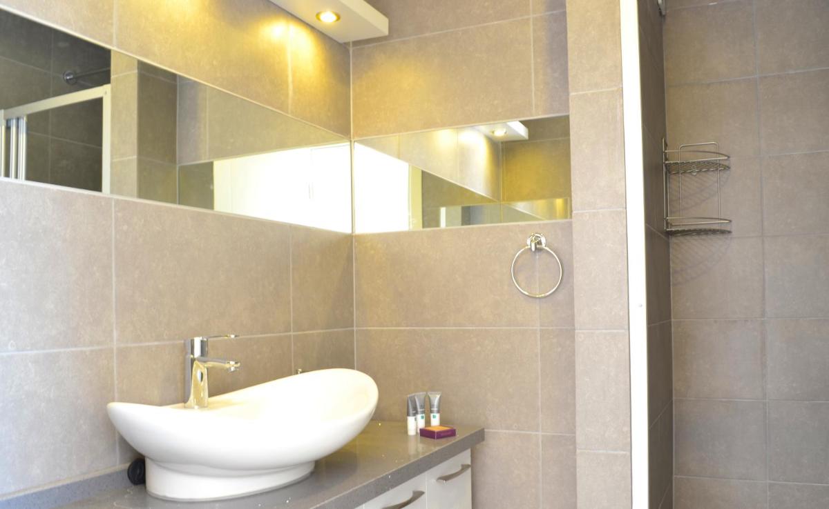 Suitetrails - Sybelle Suites by Villa Safiya