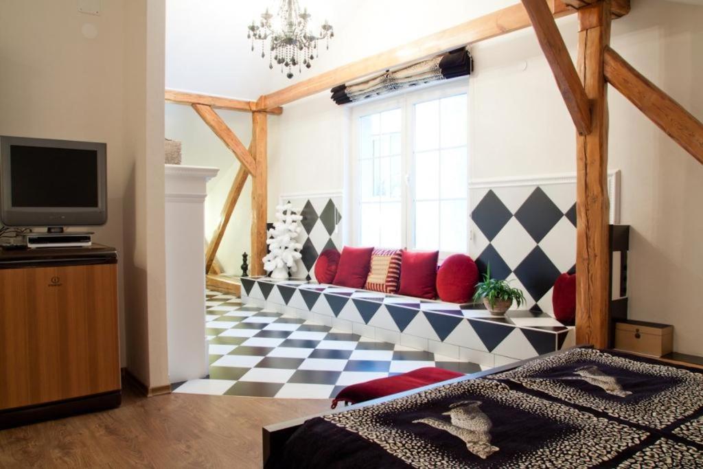 Stunning Private House in Green Central District - Housity