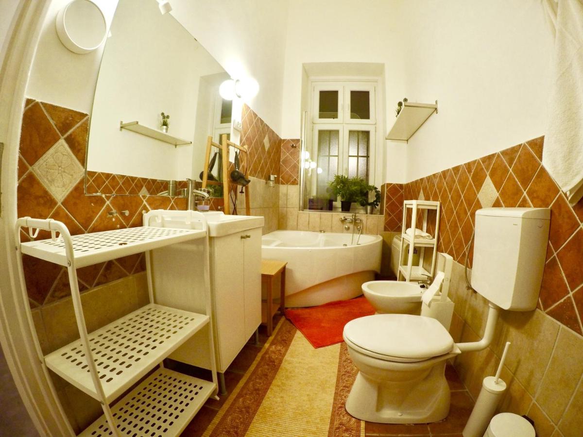 Homelike luxury flat on Gyulai Pál - Housity