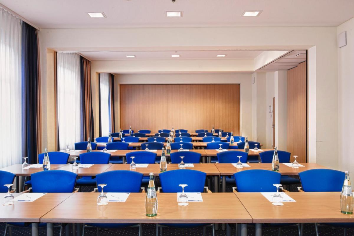 Tryp by Wyndham Luebeck Aquamarin - Housity