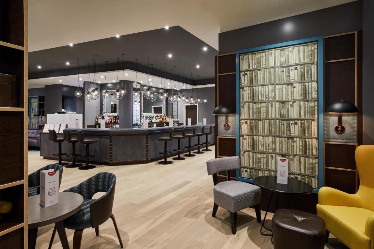Premier Inn Hamburg City Centre - Housity