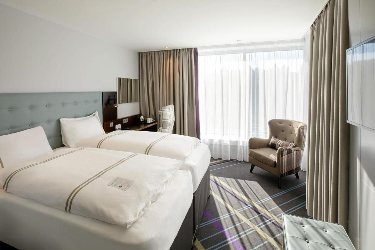 Premier Inn Hamburg City Centre - Housity