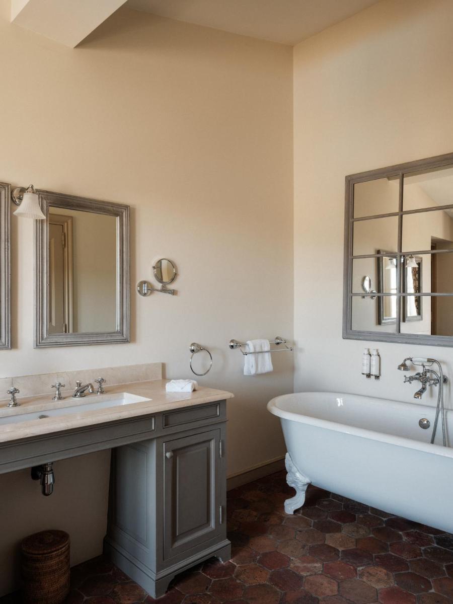 Salle de bains dans l'établissement Château de Berne