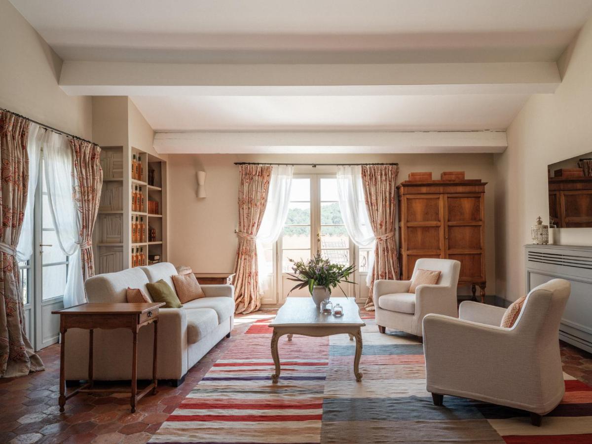 Coin salon dans l'établissement Château de Berne