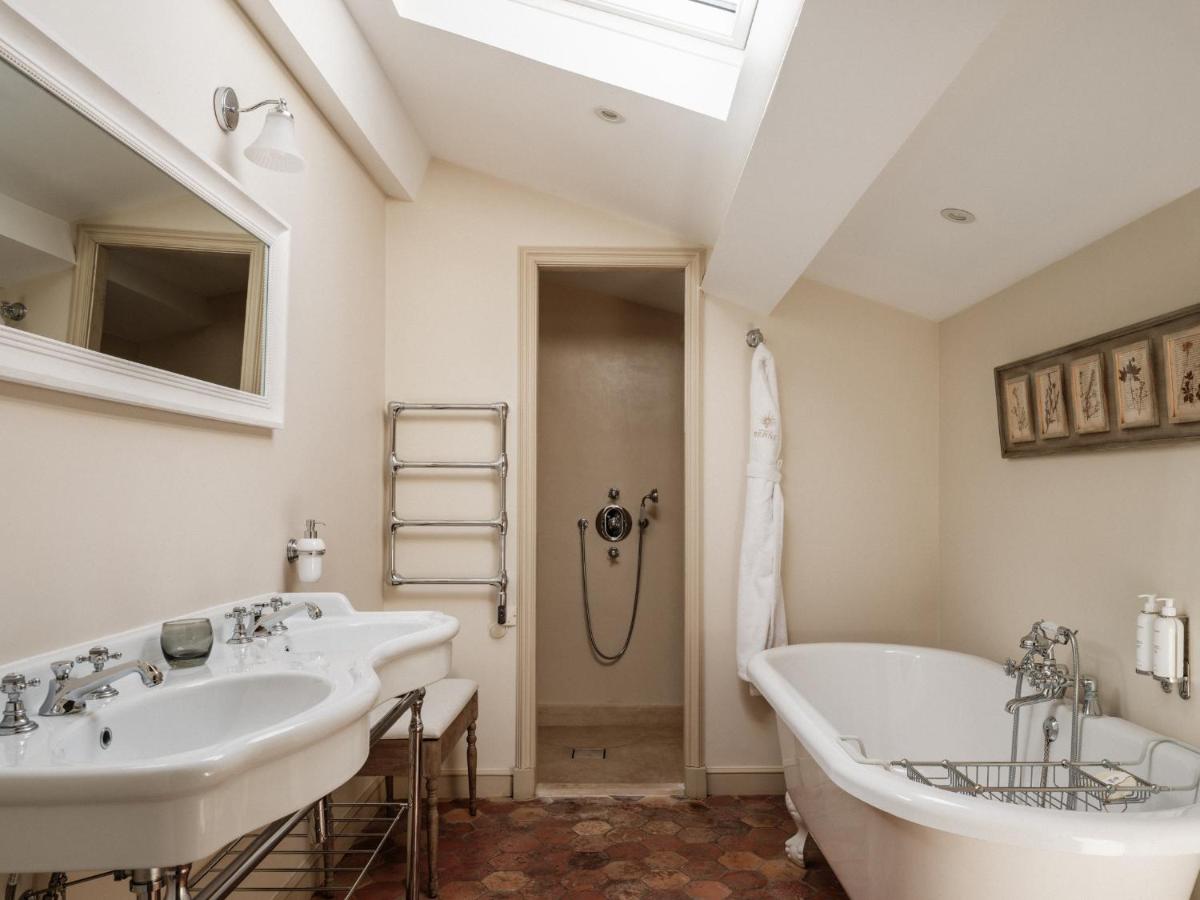 Salle de bains dans l'établissement Château de Berne