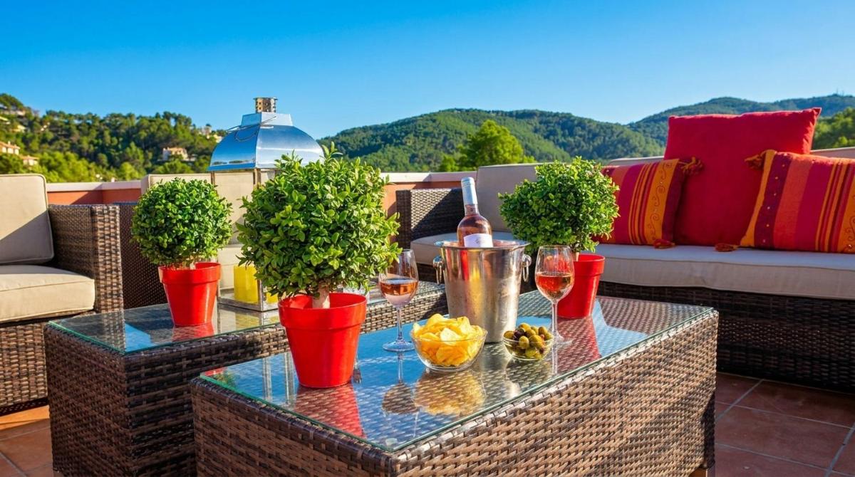 Villa Sitges El Olivo High Comodity AC Pool Heated 30º Optional Real Garden Pool XXL 10 min drive from Sitges - Housity