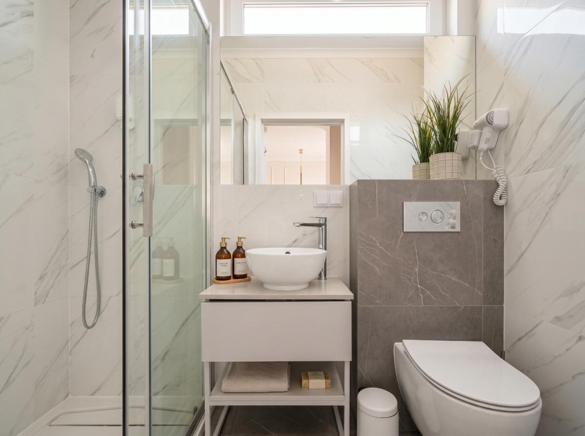 Golden Apartments - Mennica Residence Luxury Stay - Housity