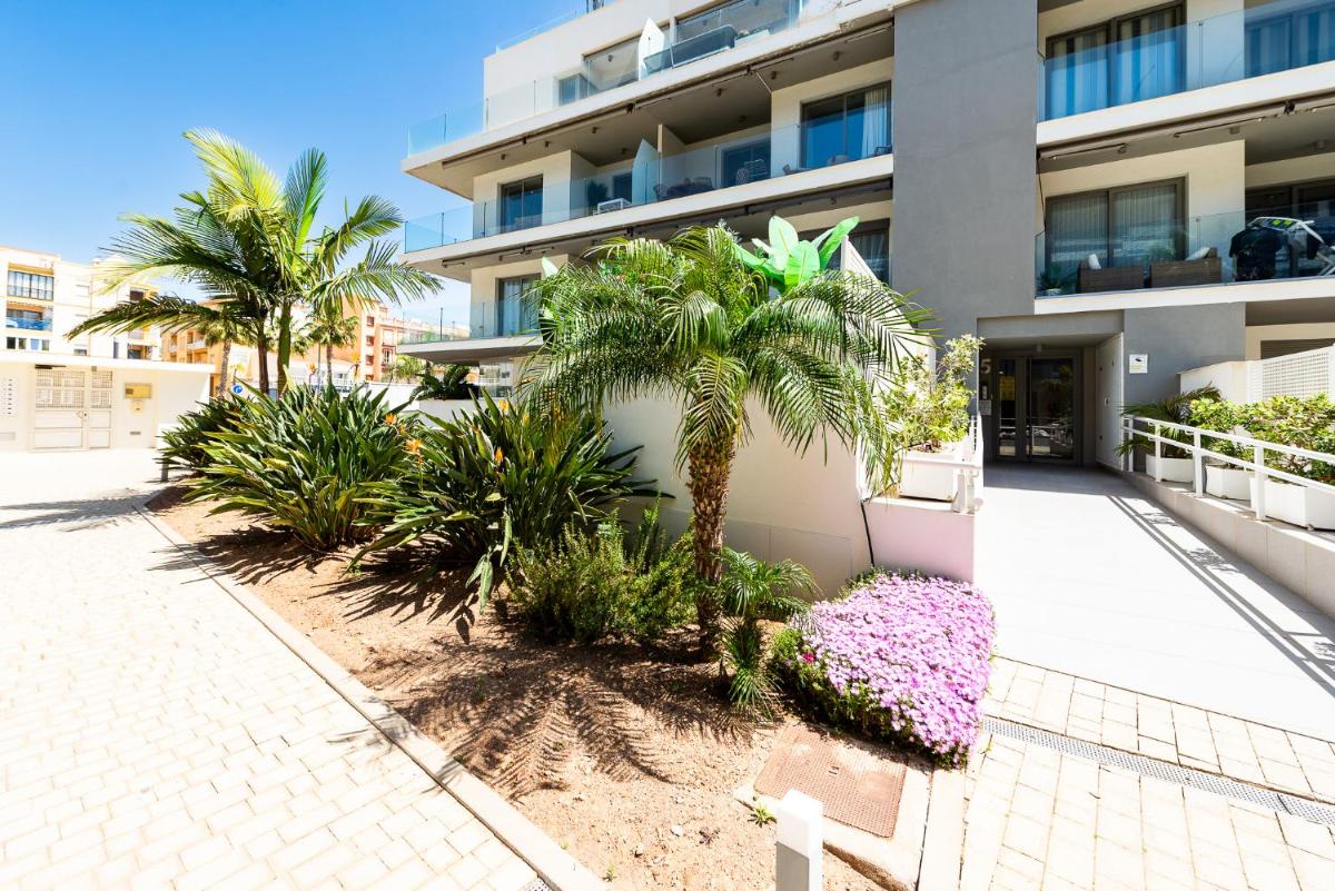 Luxurious Two Bed - Housity