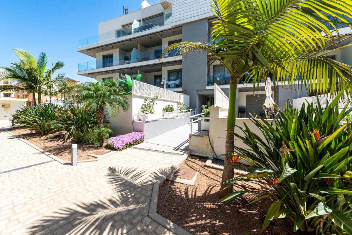 Luxurious Two Bed - Housity