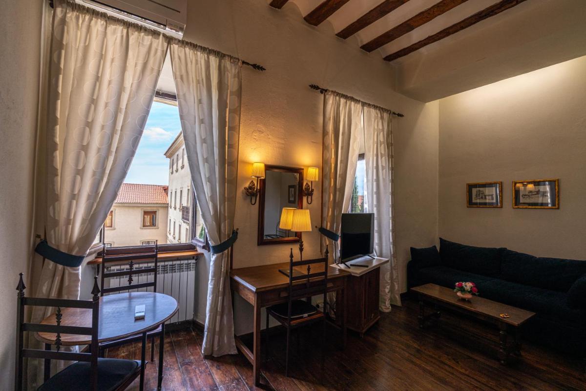 Hotel Real Monasterio de San Zoilo - Housity