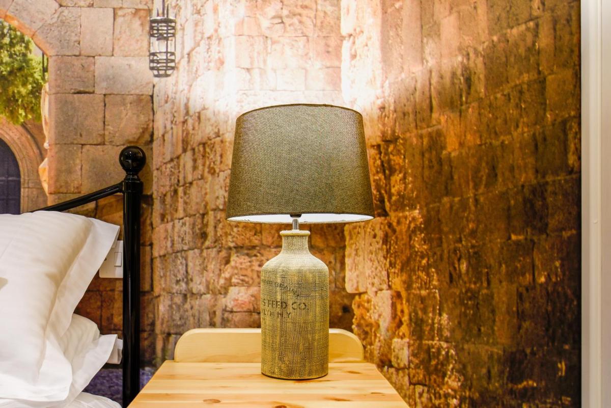 The Bell Inn - Housity