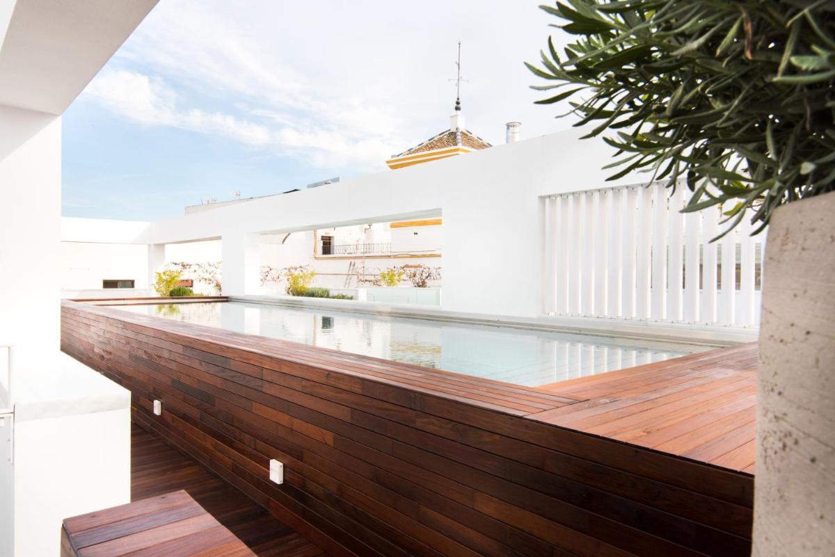 Piscina en o cerca de Hotel Mercer Sevilla 5 GL