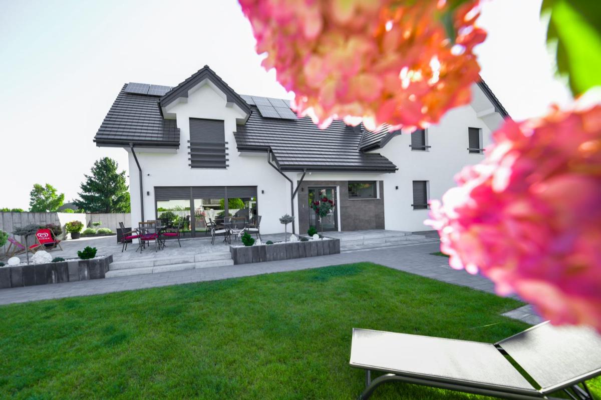 White House Residence Zator-blisko Energylandii - Housity