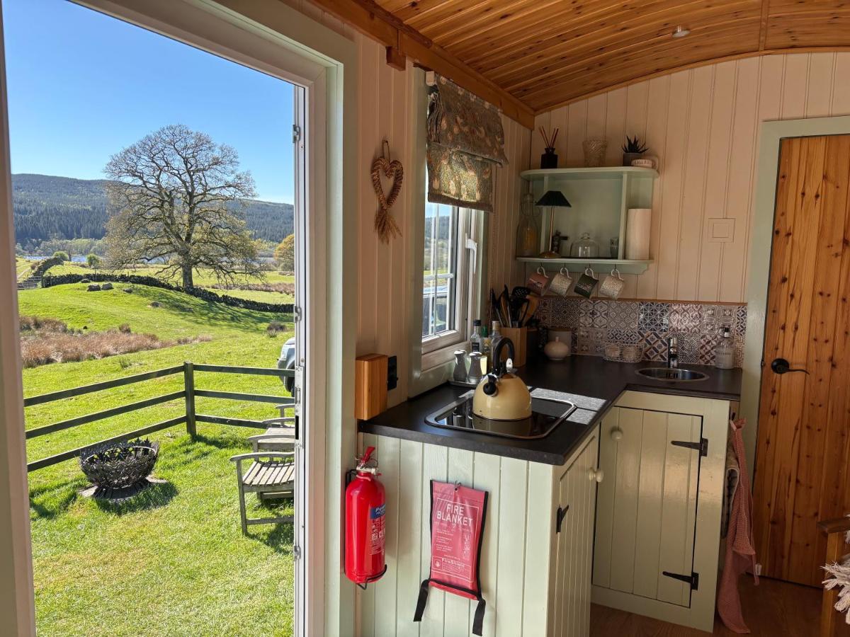 Fauld O Wheat Shepherds Hut , Loch Ken ,Off Grid - Housity