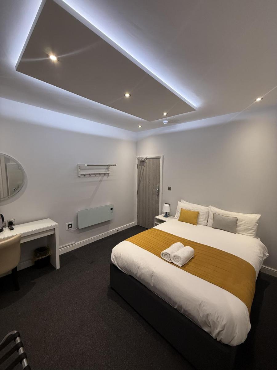 White Hart Hotel - Housity