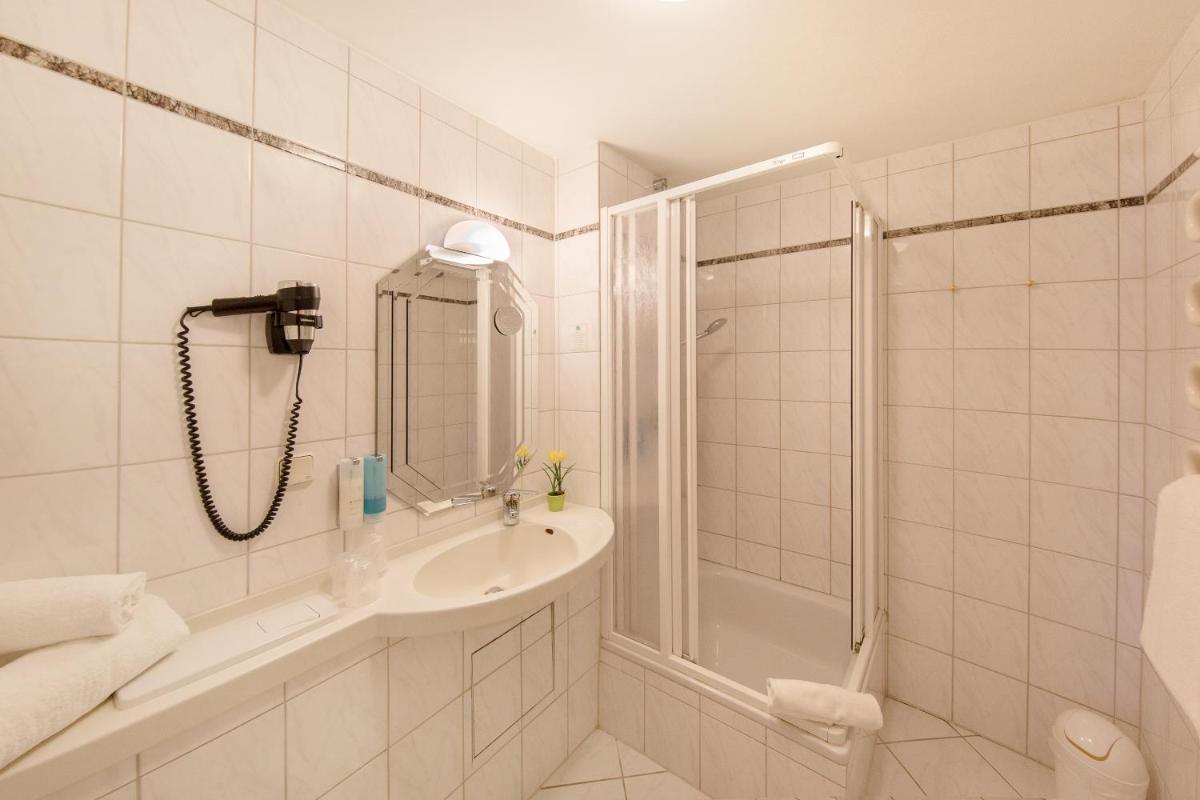 Montana Hotel - Housity