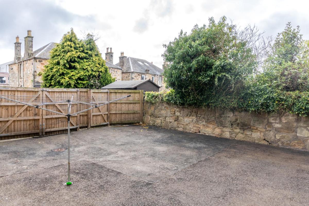 Double Ensuite Bedroom near Edinburgh - Housity