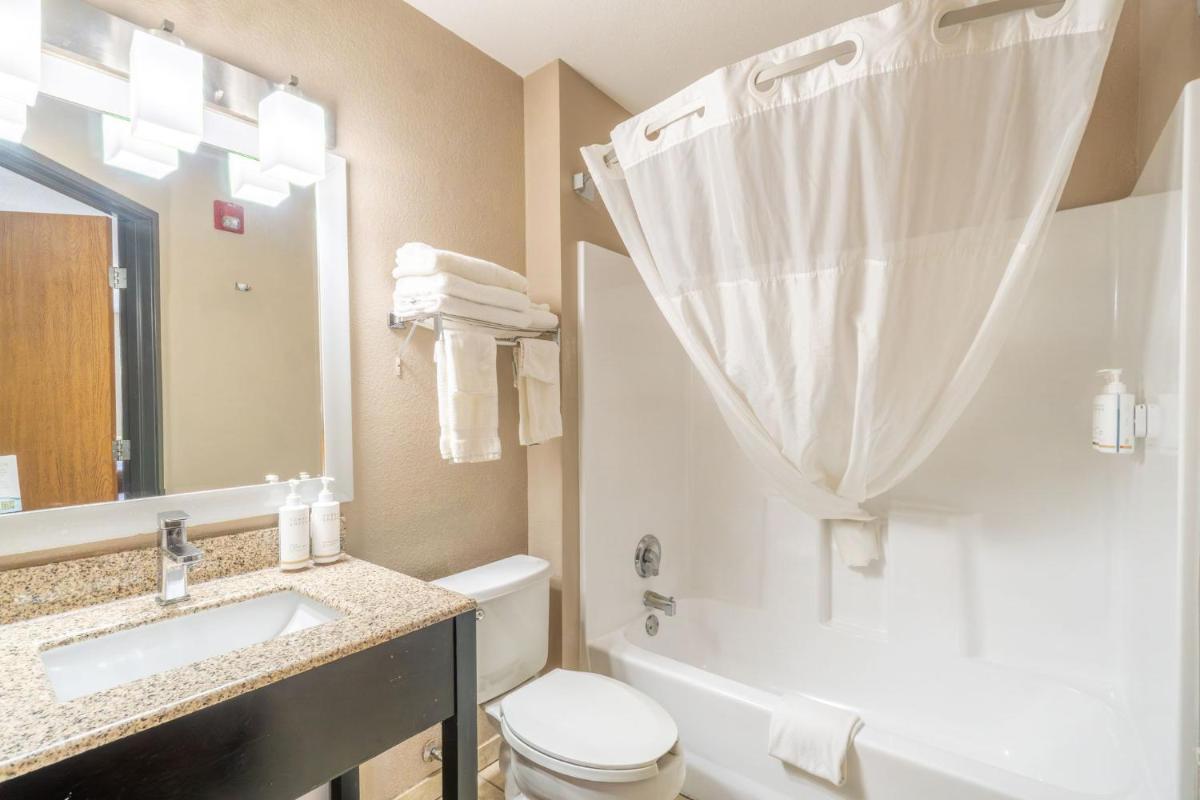 Super 8 by Wyndham Sioux City South - Housity