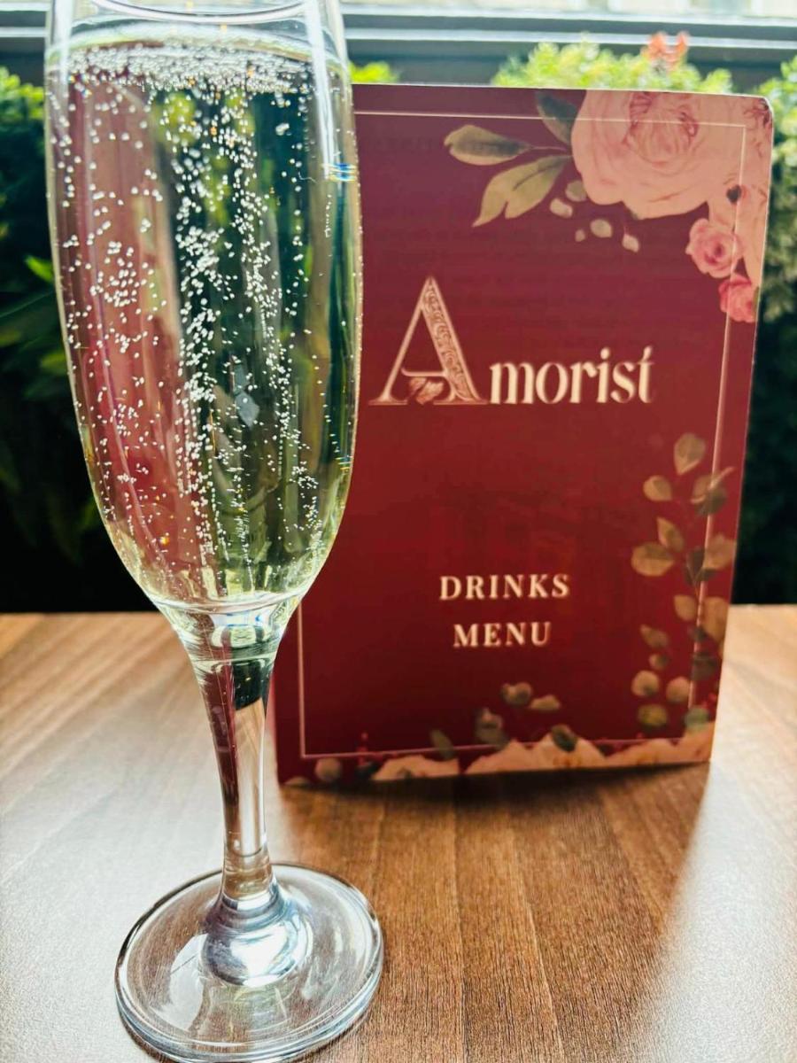 Amorist Hotel - Housity