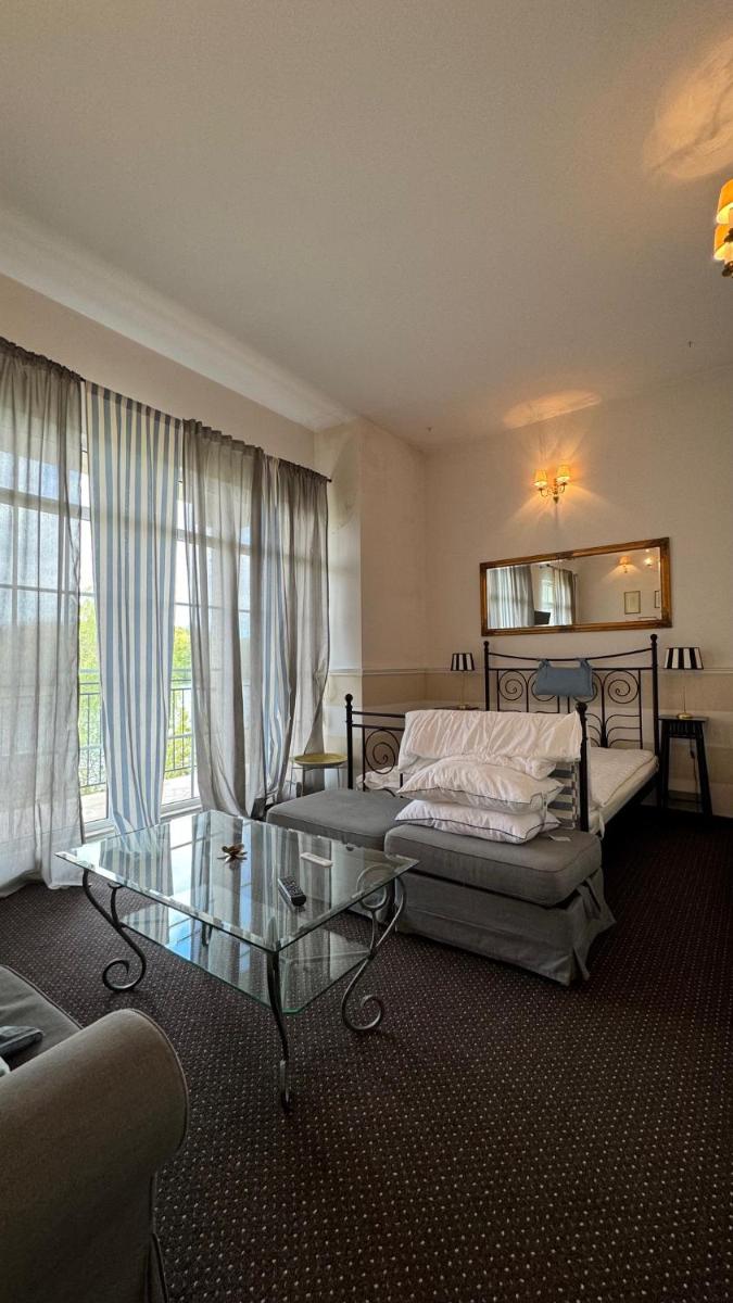 Summertime Suites - Housity