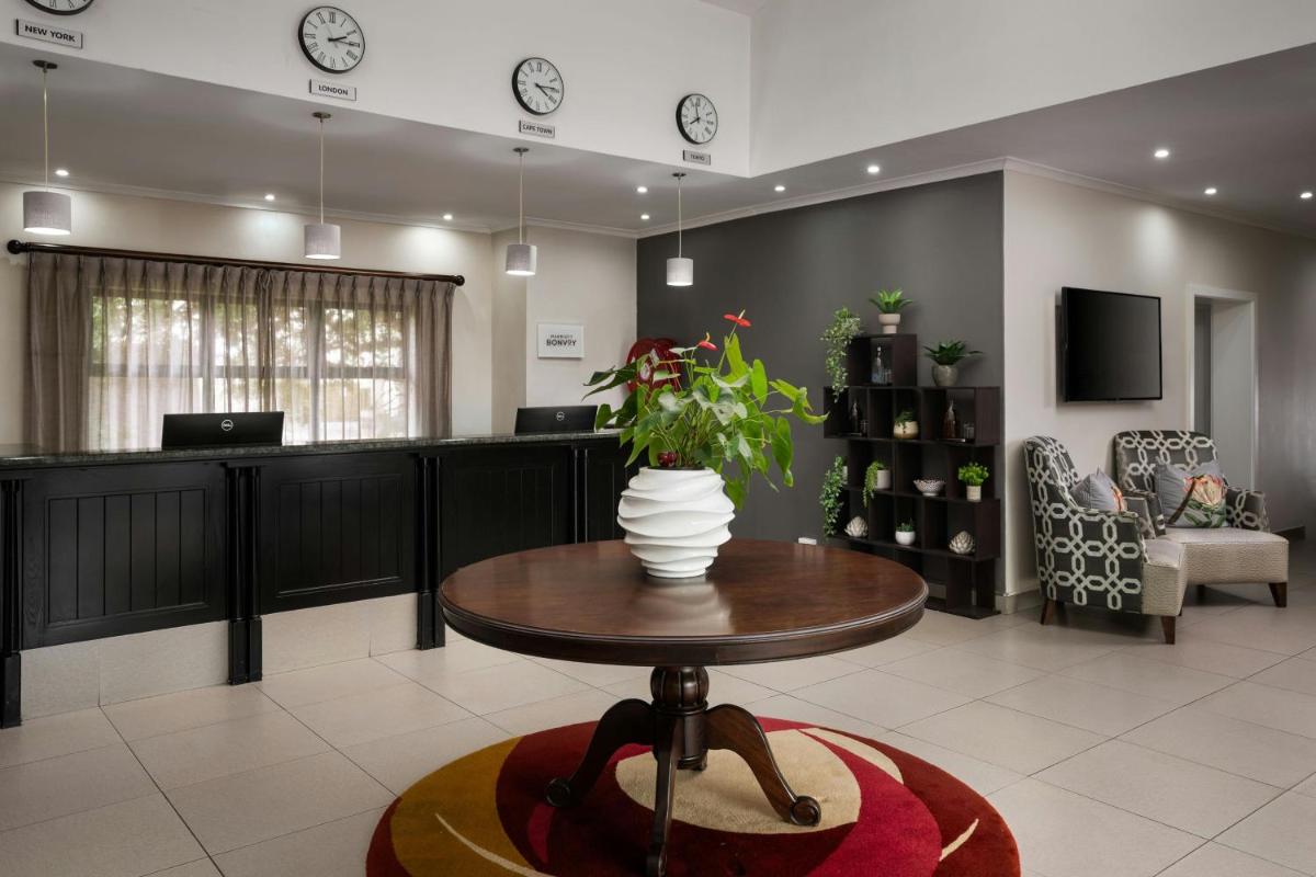 Protea Hotel by Marriott Cape Town Tyger Valley - Housity