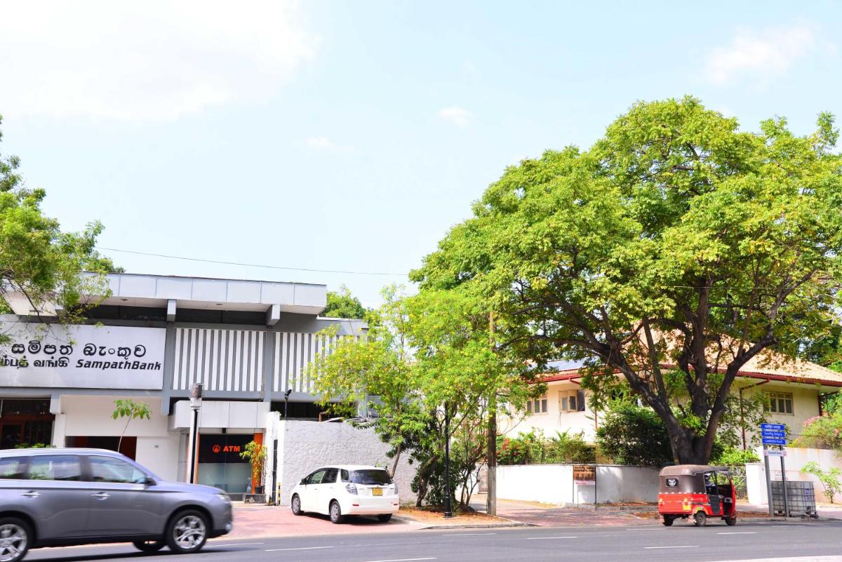 Colombo Villa - Housity