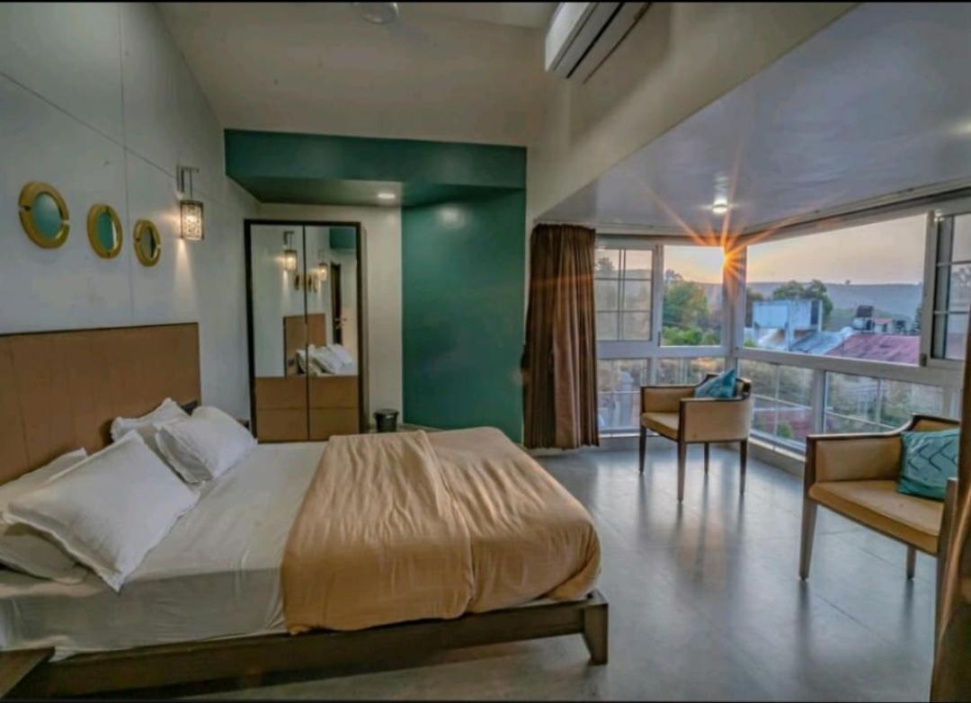 Aksha Villa - Housity