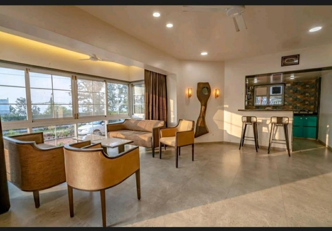 Aksha Villa - Housity