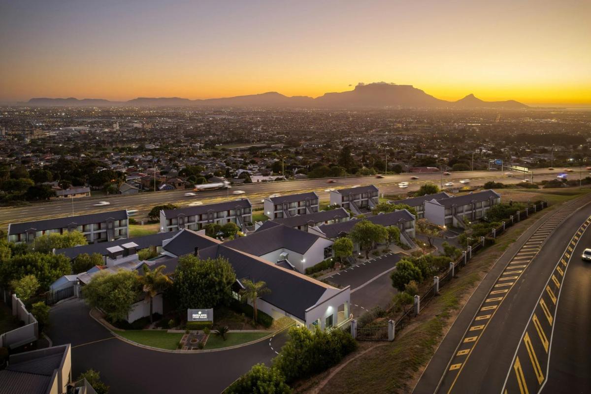 Protea Hotel by Marriott Cape Town Tyger Valley - Housity