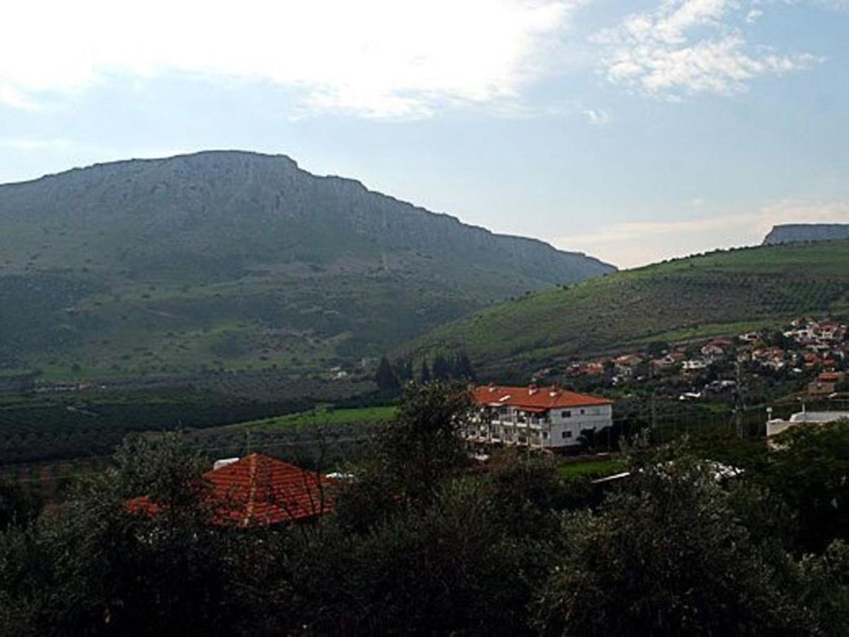 Lea's - Spirit of the Galilee - Housity