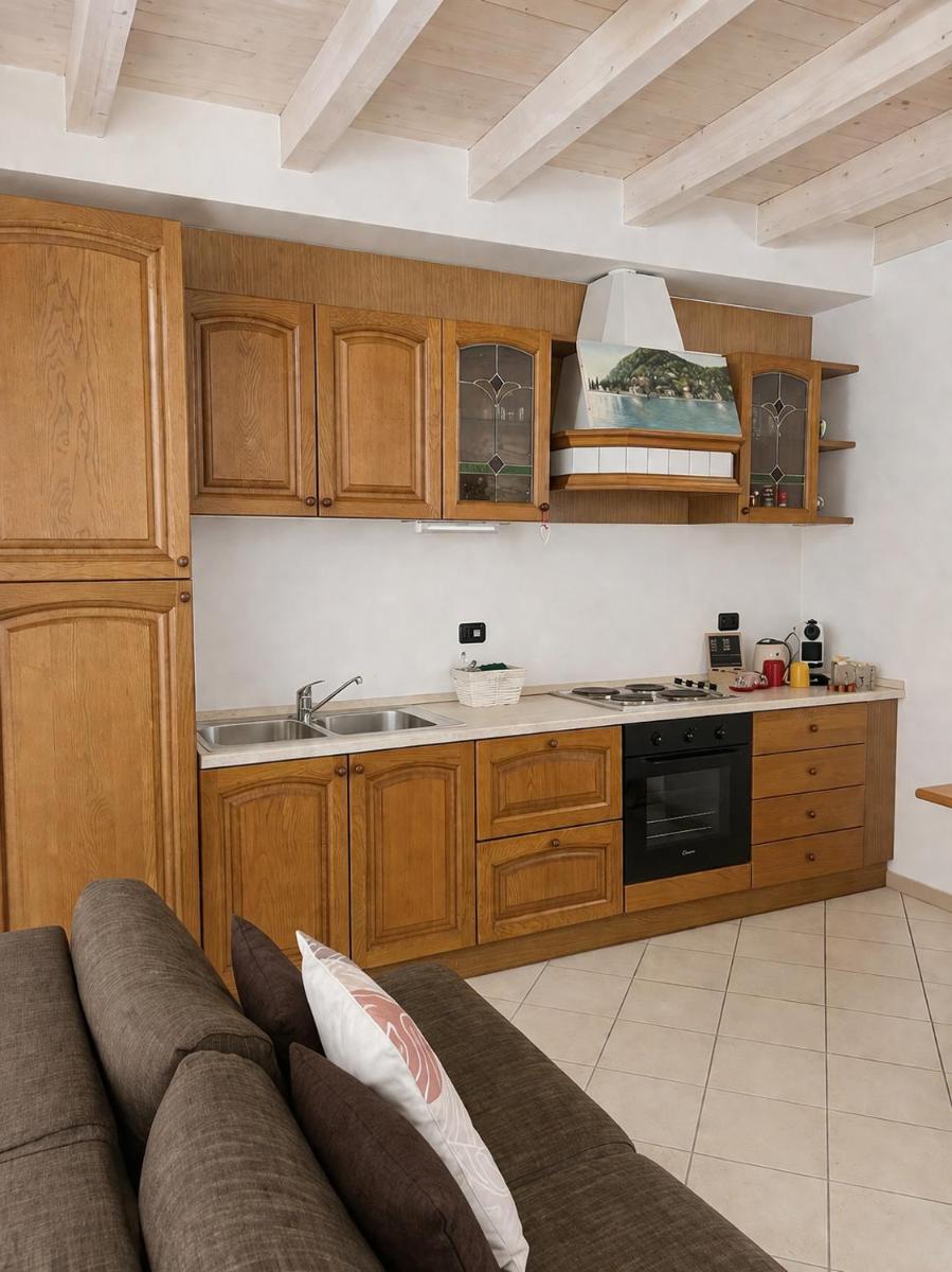 Rossi Lake Family - Housity