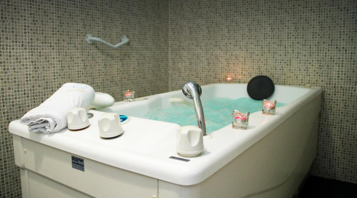 Hotel Balneario Río Pambre - Housity