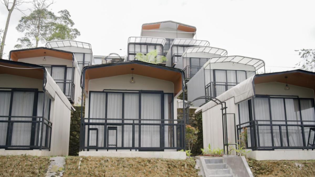 The Lakebox Menjer by Travelink - Housity