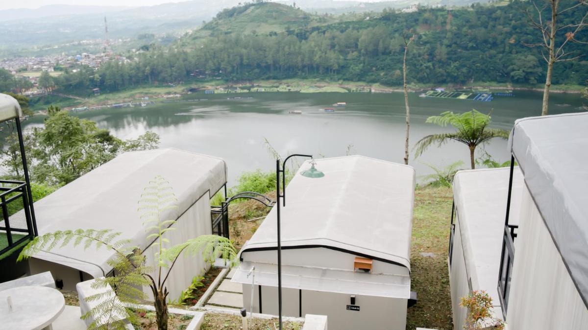 The Lakebox Menjer by Travelink - Housity