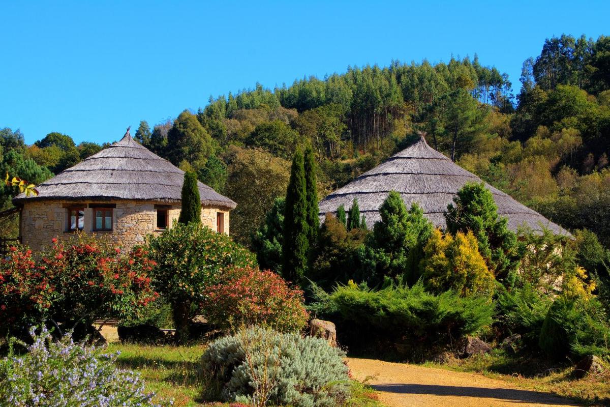 Jardín al aire libre en Hotel Balneario Río Pambre