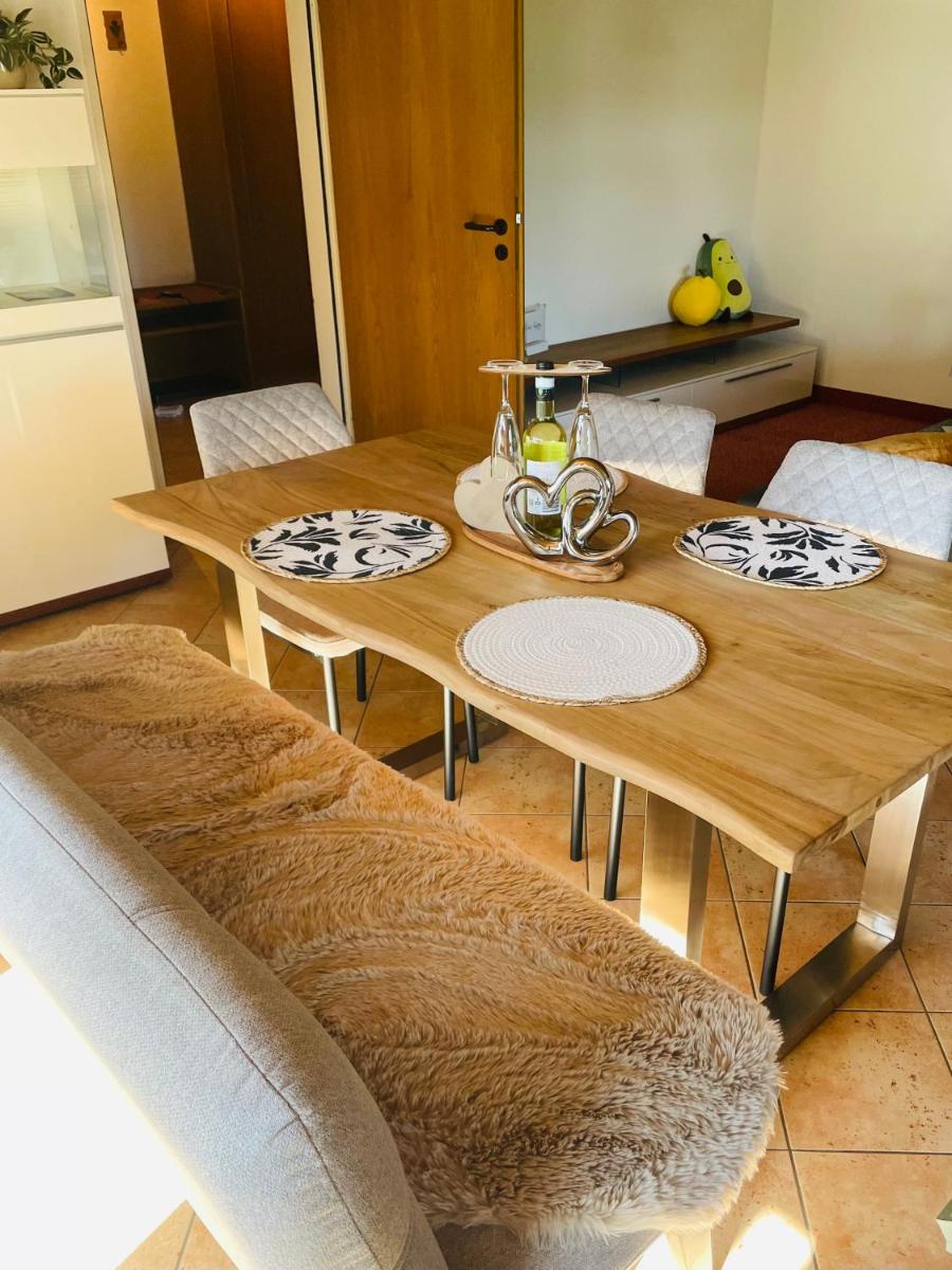 Die CLASSIQUE Suite 65qm - Viel Platz für Ihre Auszeit - Großer Eckbalkon, Badewanne, Vierbeiner- & Familien, Parkgarage -Poseidontherme AppHaus - Housity