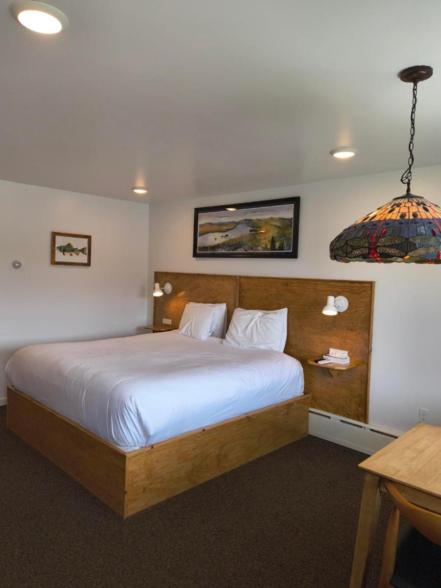 Sara Placid Inn & Suites - Housity