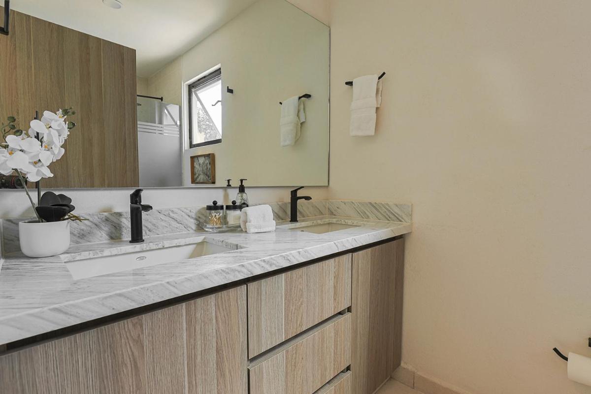 Private Hot Tub - Cozy 2BR Home in Nueva Escondida - Housity