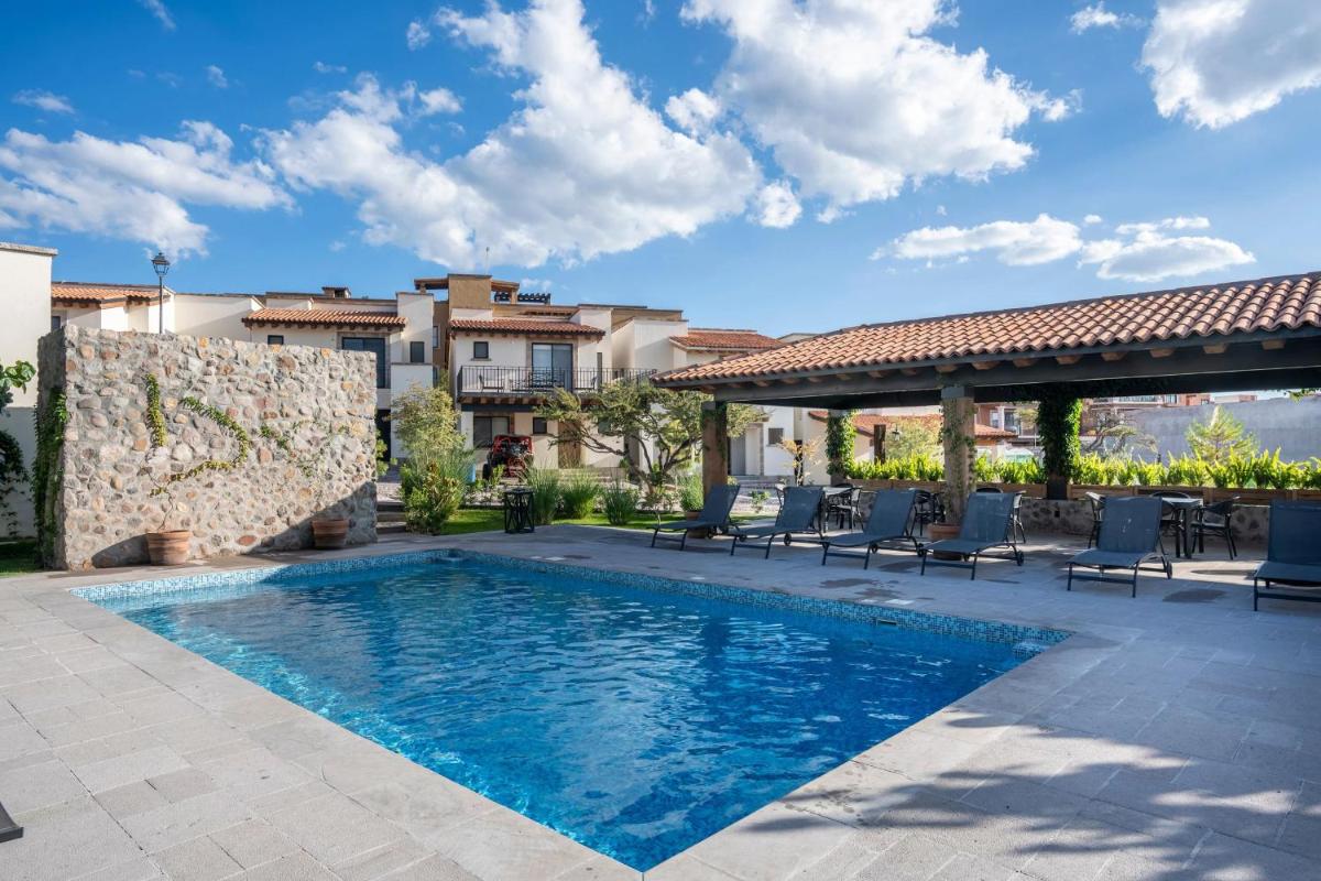 Private Hot Tub - Cozy 2BR Home in Nueva Escondida - Housity